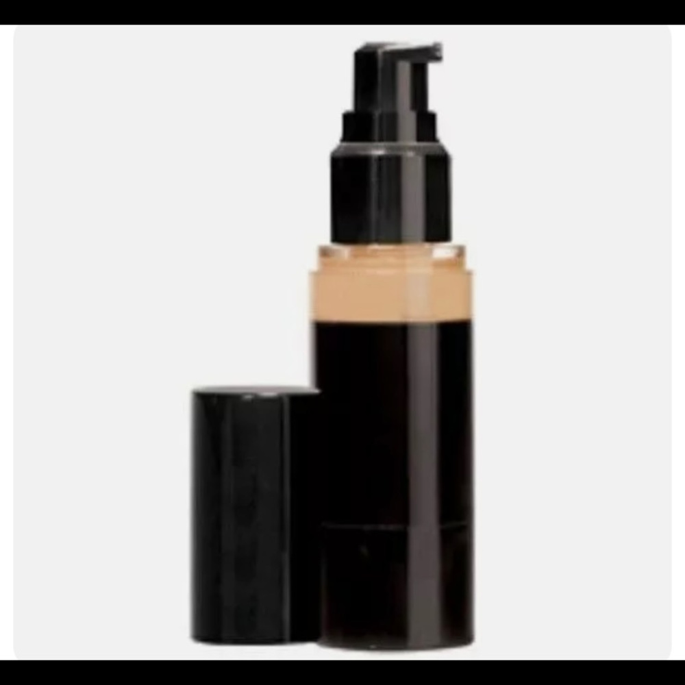 PALE BEIGE LUMINOUS FOUNDATION SPF 15 FROM PROFESSIONAL MAKEUP ARTIST COUNTER!!